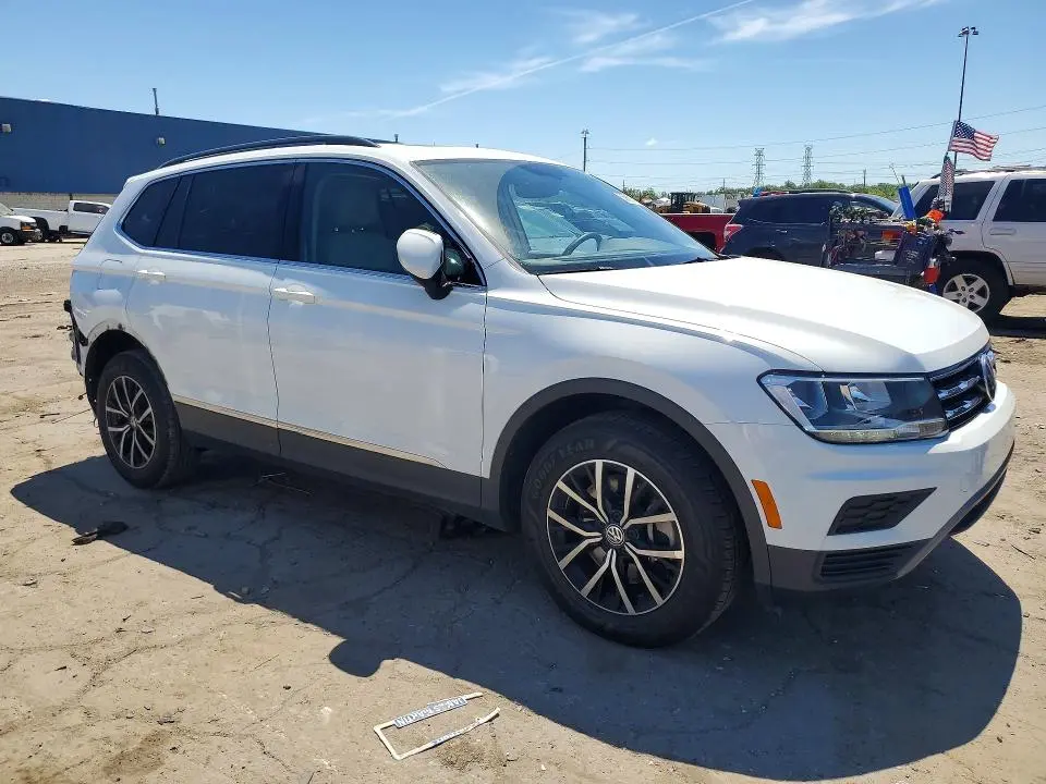 2021 VOLKSWAGEN TIGUAN SE  