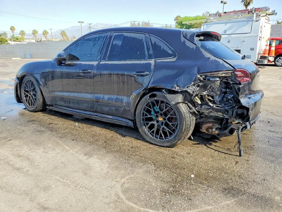 2017 PORSCHE MACAN GTS  