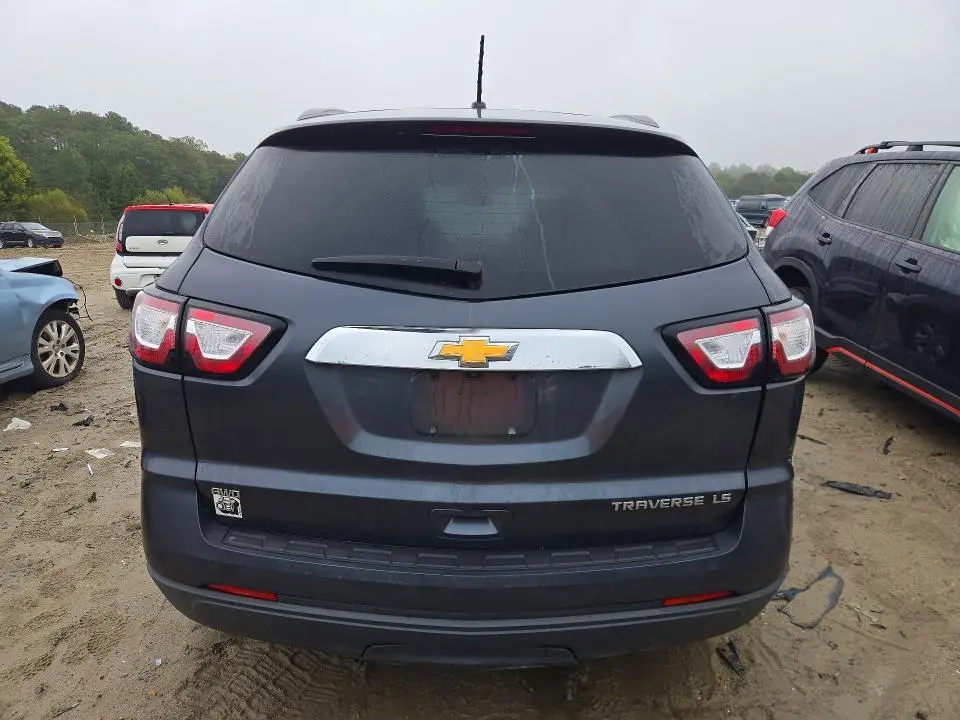 2014 CHEVROLET TRAVERSE LS  