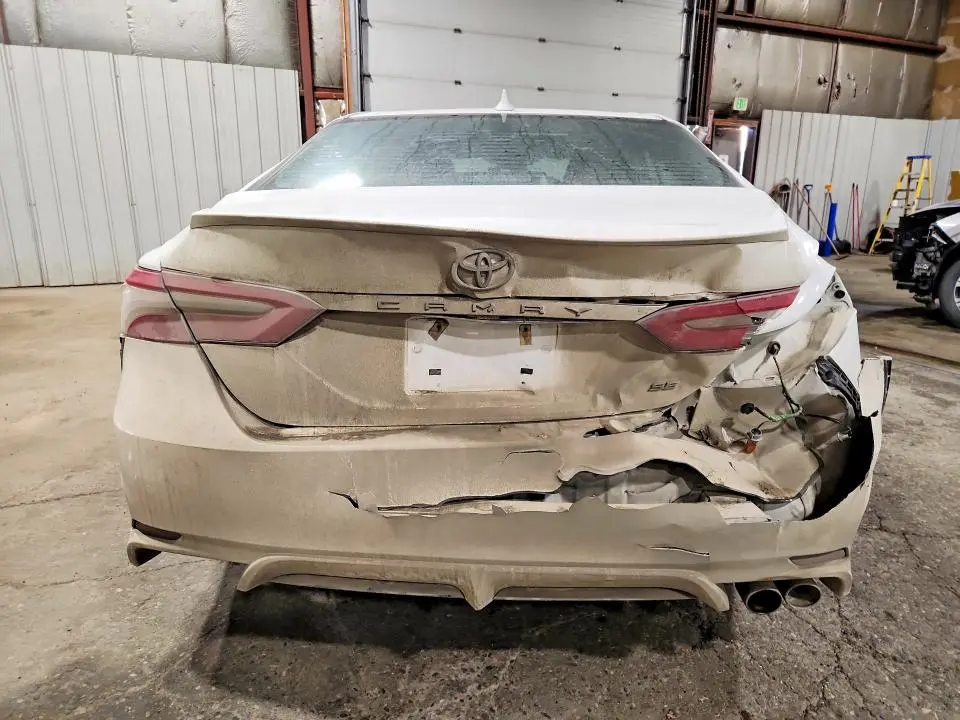 2020 TOYOTA CAMRY SE  