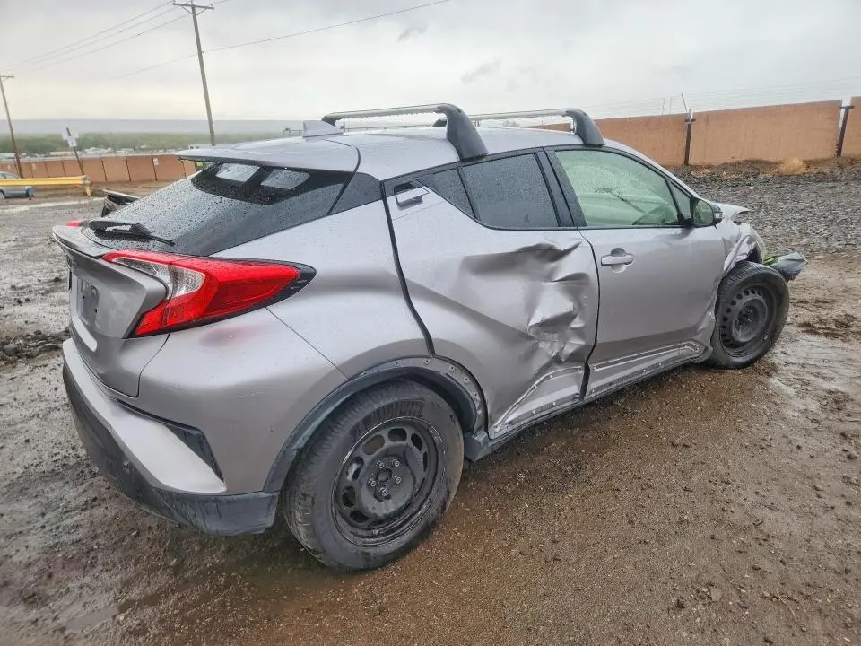 2020 TOYOTA C-HR LE  