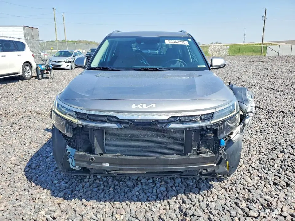 2024 KIA SELTOS S  