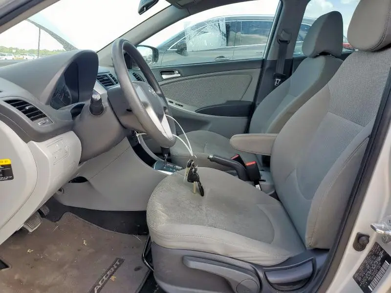 2013 HYUNDAI ACCENT GLS  