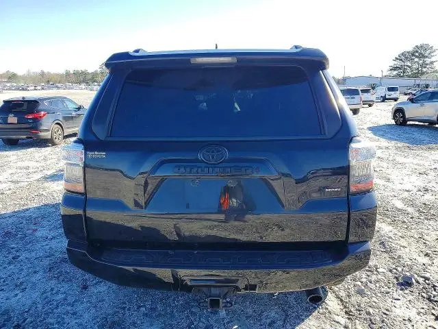 2022 TOYOTA 4RUNNER SR5  