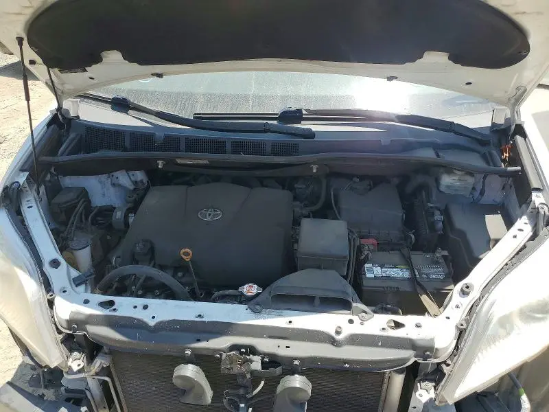 2019 TOYOTA SIENNA XLE PREMIUM 8-PASSENGER  