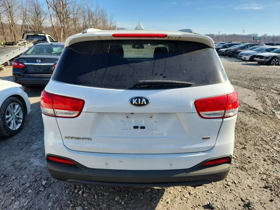 2016 KIA SORENTO LX  