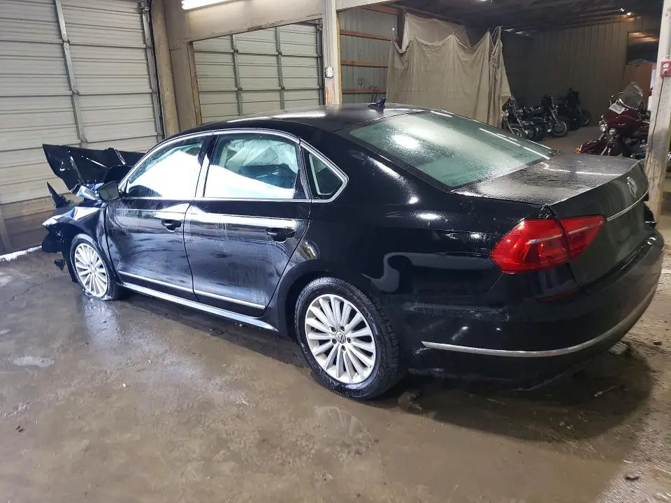 2016 VOLKSWAGEN PASSAT SE  