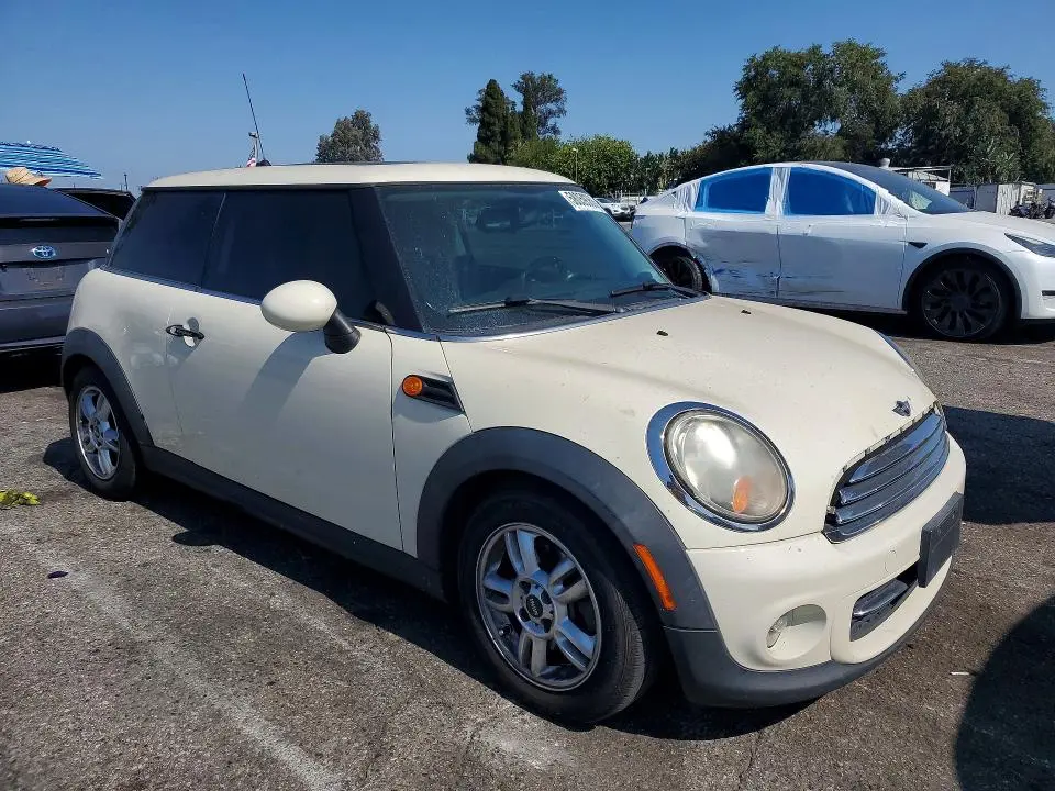 2011 MINI COOPER   