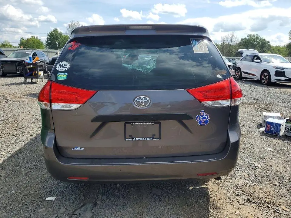 2012 TOYOTA SIENNA BASE 7-PASSENGER  