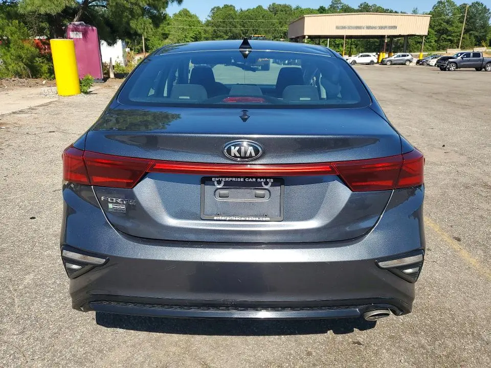 2021 KIA FORTE LXS  