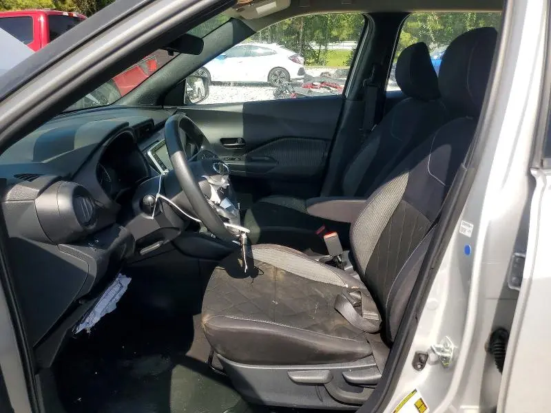 2019 NISSAN KICKS S  