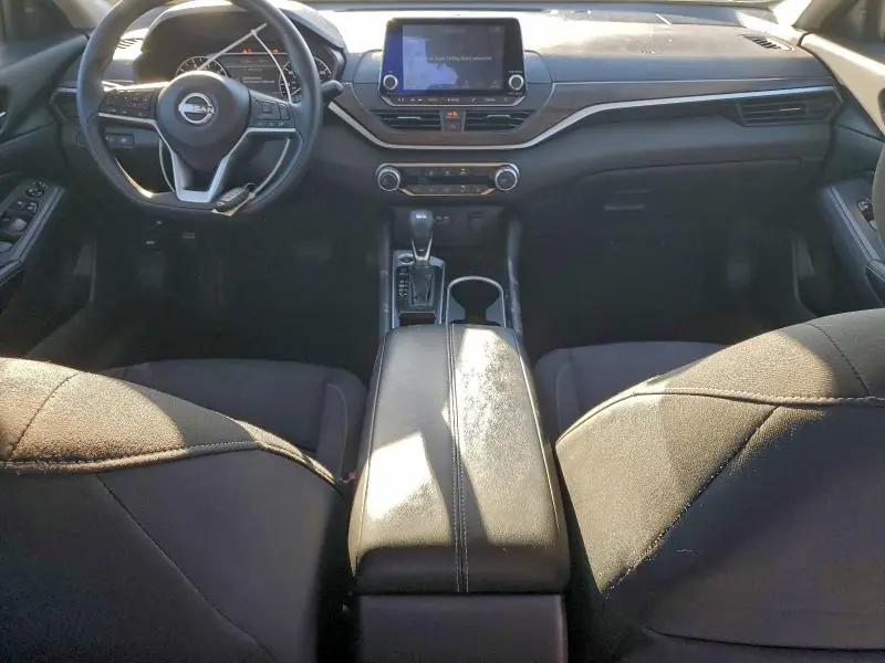 2024 NISSAN ALTIMA SV  