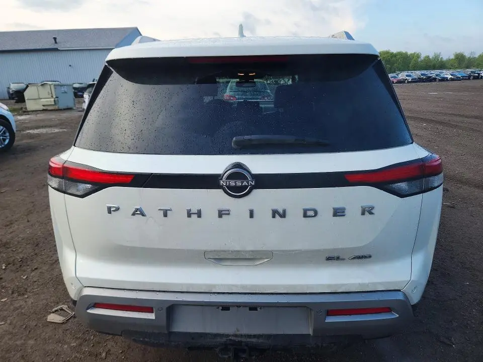 2022 NISSAN PATHFINDER SL  