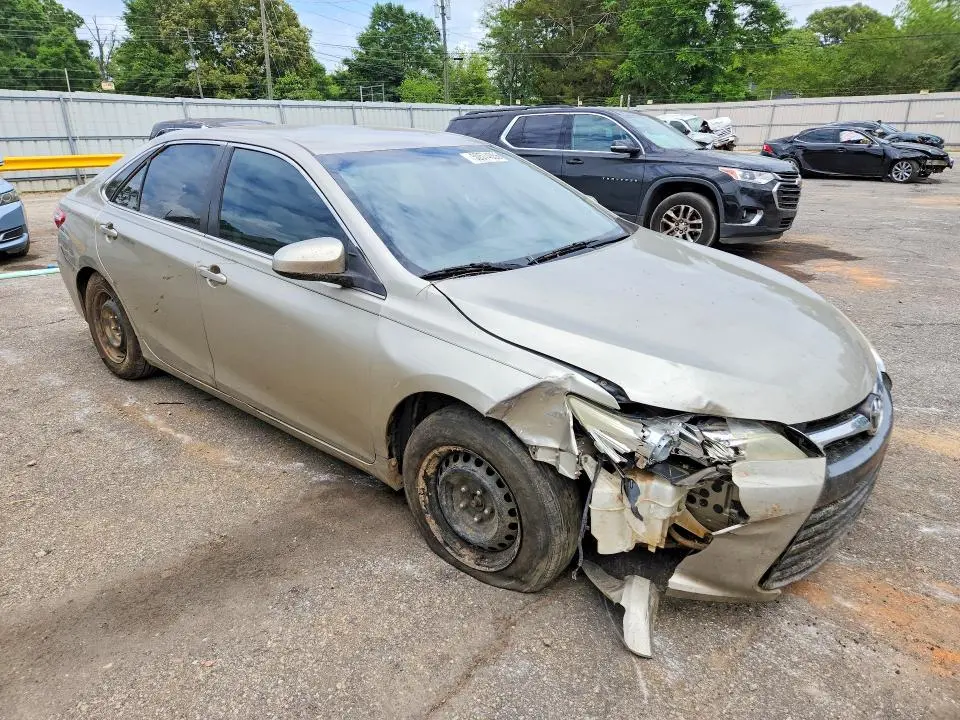 2015 TOYOTA CAMRY LE  