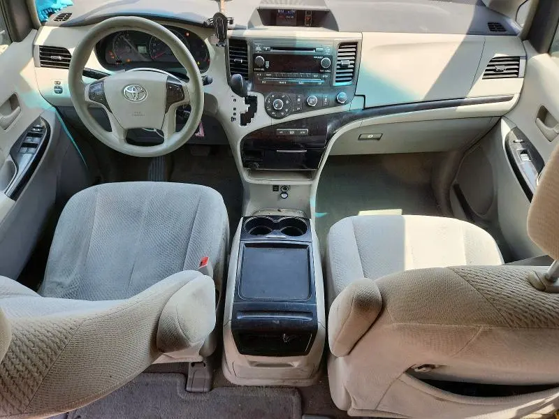 2011 TOYOTA SIENNA LE  