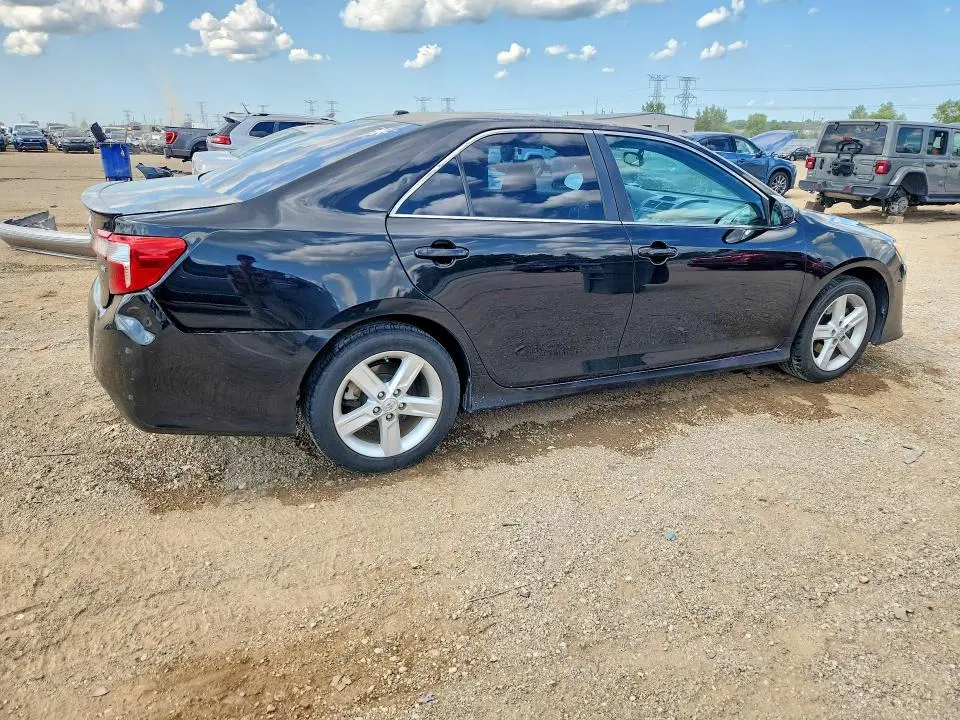 2013 TOYOTA CAMRY SE  