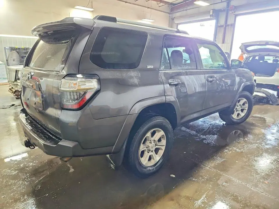 2021 TOYOTA 4RUNNER SR5  