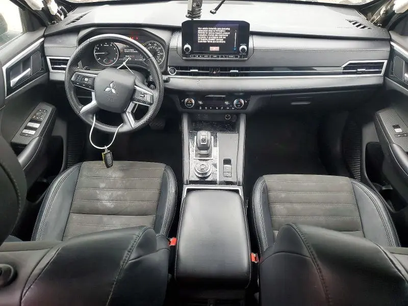 2023 MITSUBISHI OUTLANDER SE  