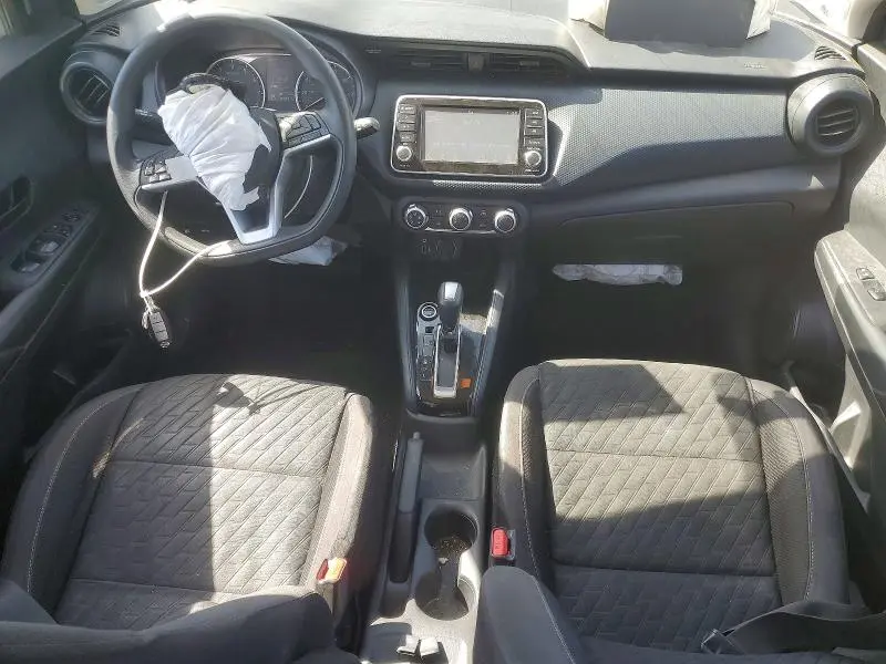 2021 NISSAN KICKS S  
