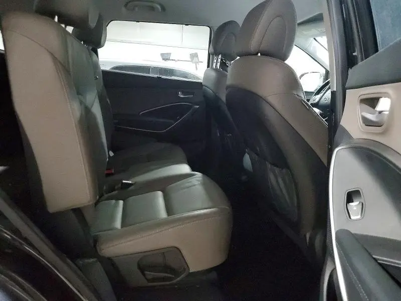 2017 HYUNDAI SANTA FE SE  