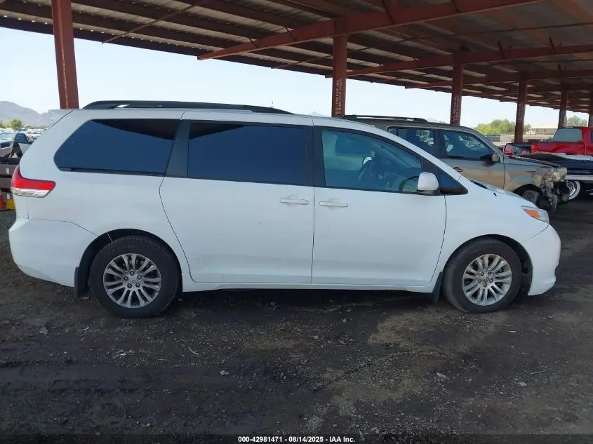 2011 TOYOTA SIENNA XLE V6