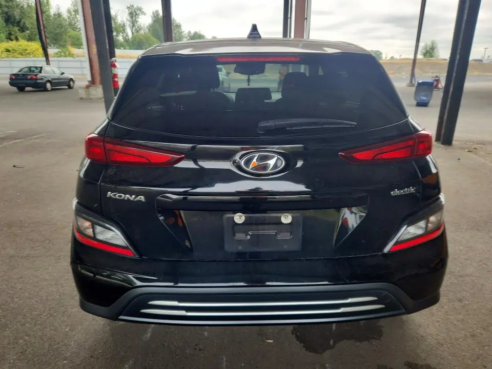 2023 HYUNDAI KONA SE  