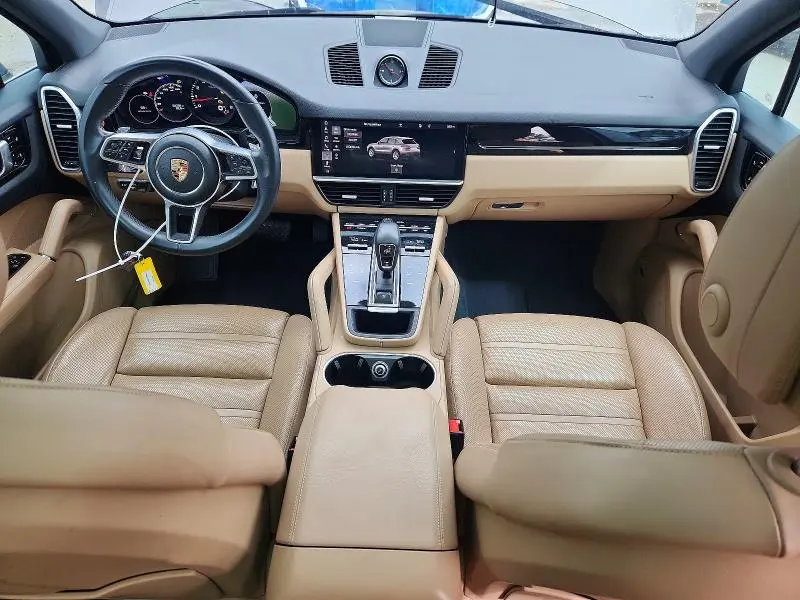 2019 PORSCHE CAYENNE   