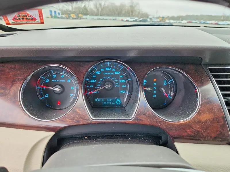 2010 FORD TAURUS LIMITED  