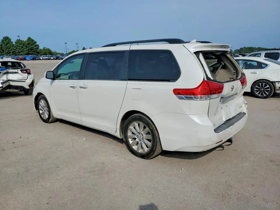 2011 TOYOTA SIENNA LIMITED 7-PASSENGER  