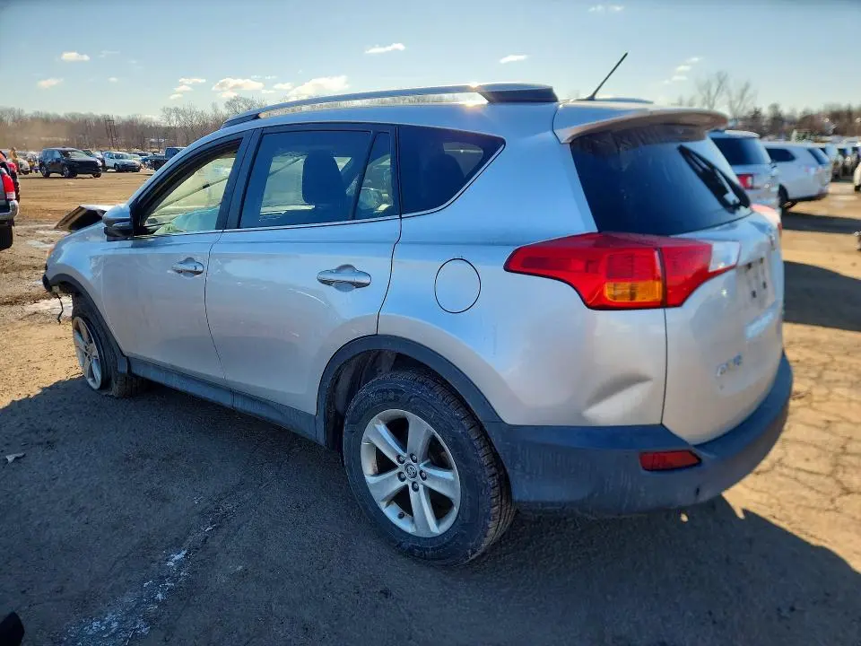 2015 TOYOTA RAV4 XLE  
