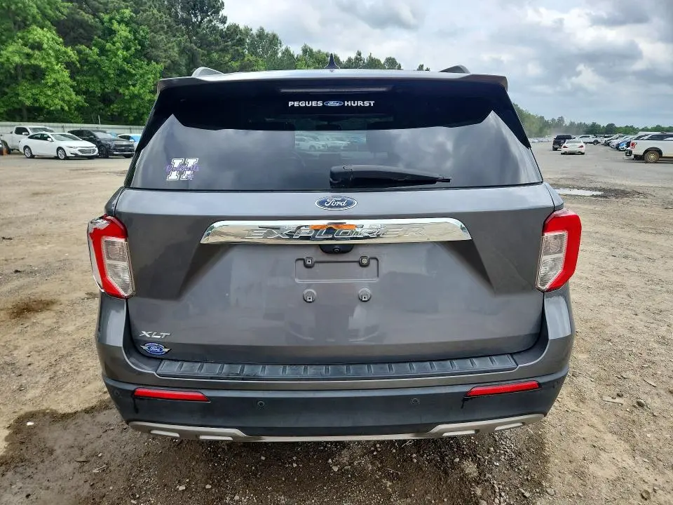 2022 FORD EXPLORER XLT  