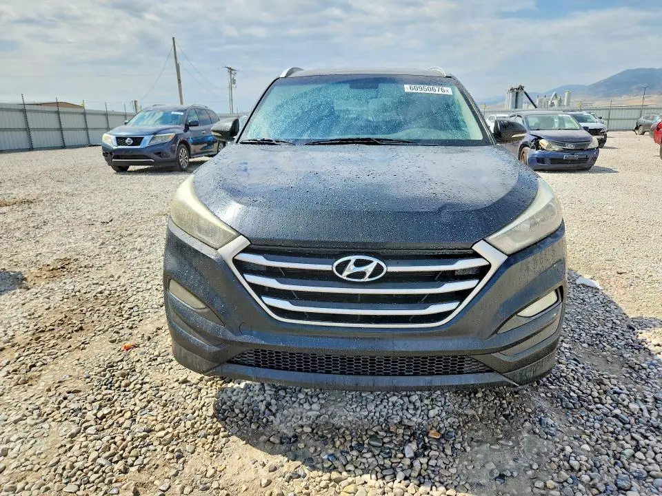 2017 HYUNDAI TUCSON SE PLUS  