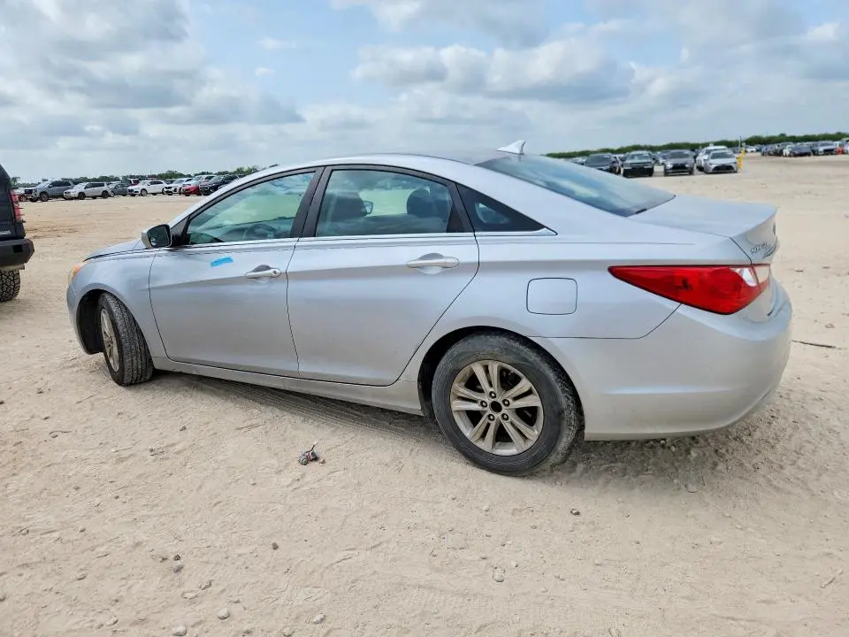 2011 HYUNDAI SONATA GLS  