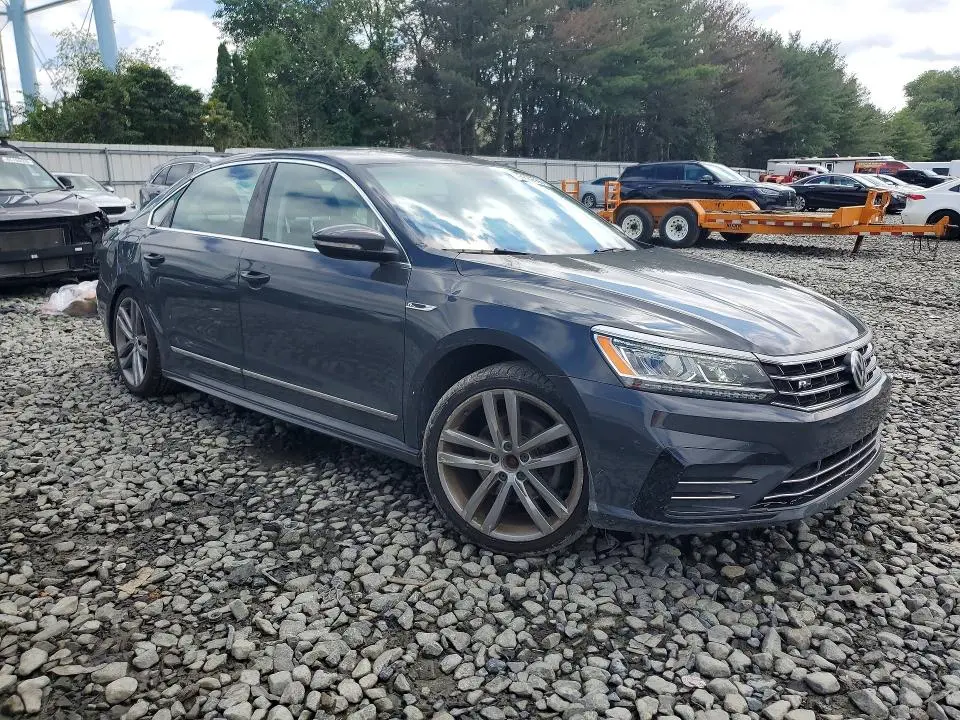 2017 VOLKSWAGEN PASSAT R-LINE  