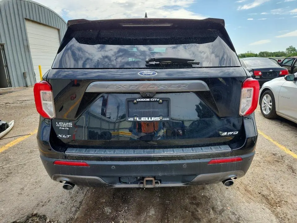 2021 FORD EXPLORER XLT  