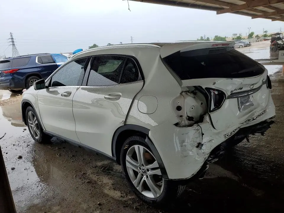 2020 MERCEDES-BENZ GLA 250 4MATIC  