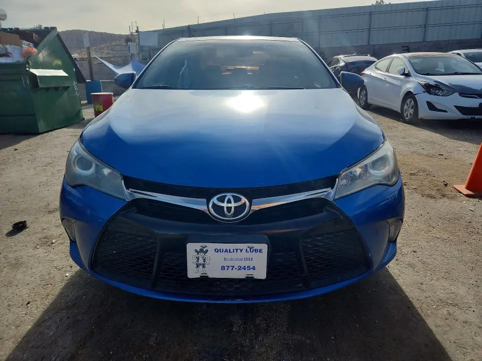 2017 TOYOTA CAMRY SE  