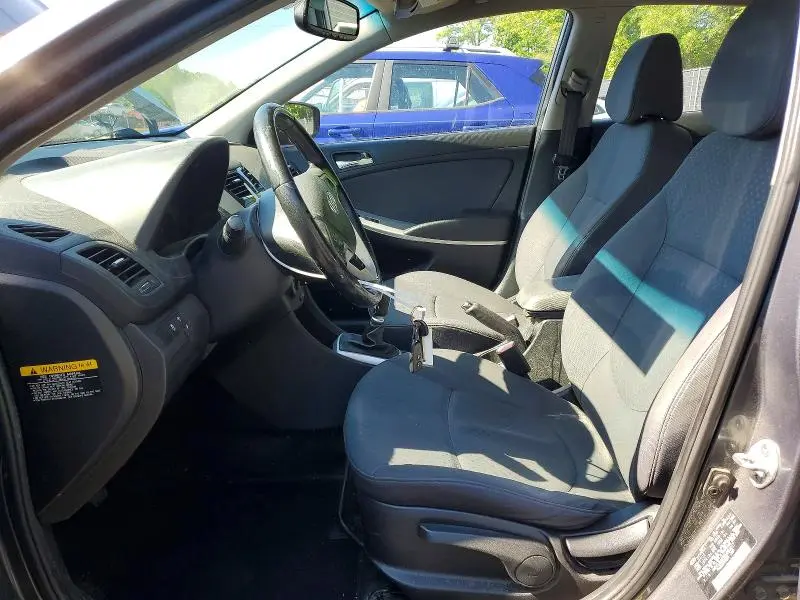 2013 HYUNDAI ACCENT SE  
