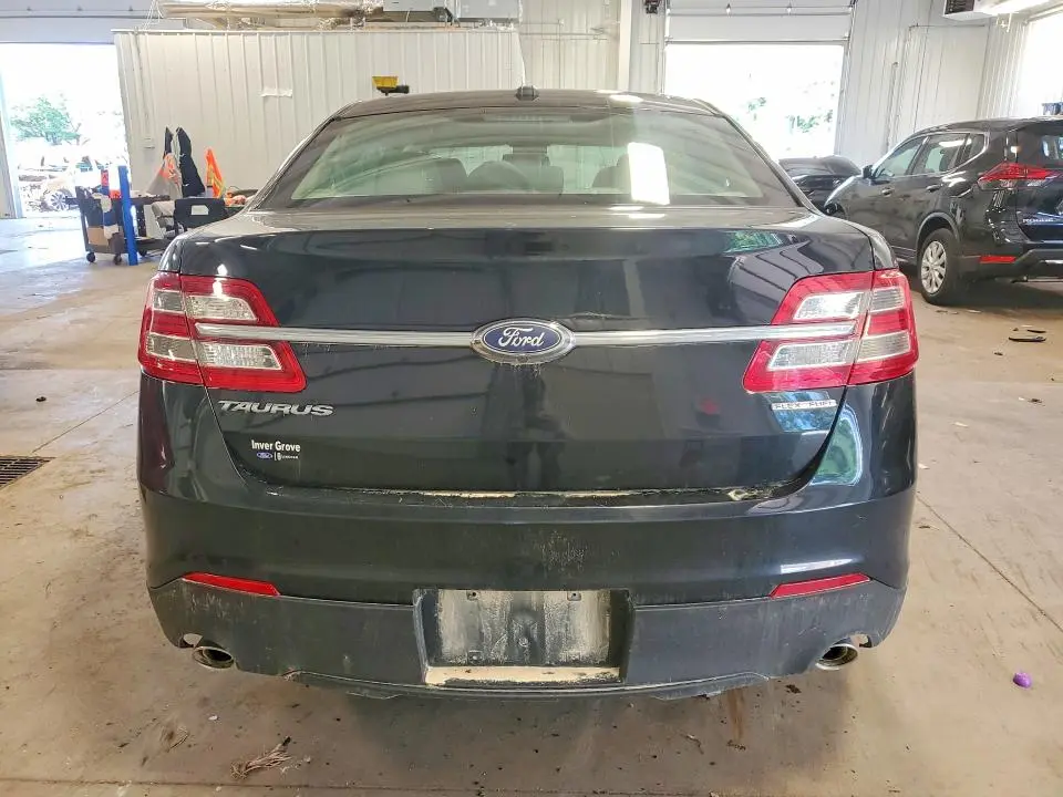 2018 FORD TAURUS SE  