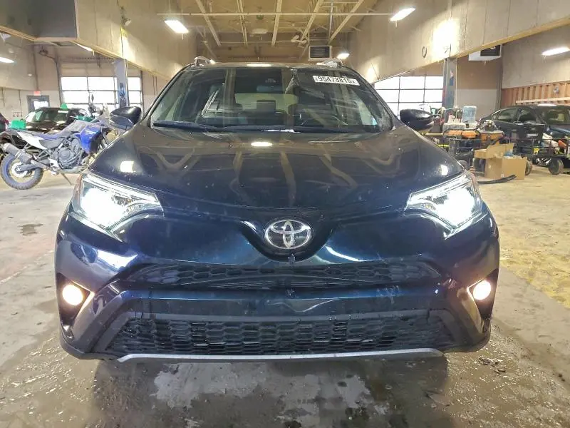 2017 TOYOTA RAV4 SE  