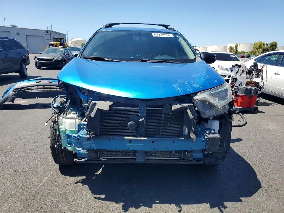 2016 TOYOTA RAV4 LE  