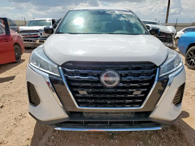 2024 NISSAN KICKS S  