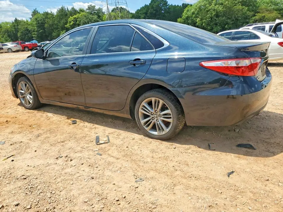 2015 TOYOTA CAMRY SE  