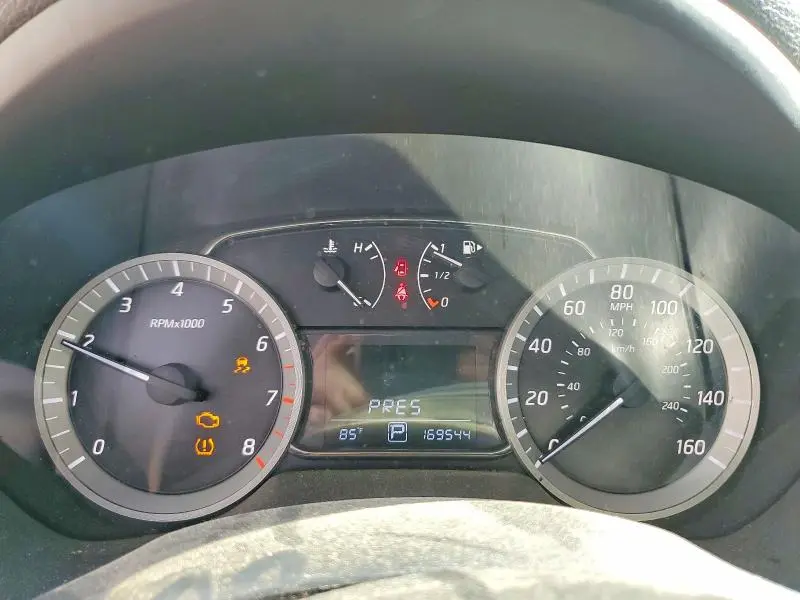 2015 NISSAN SENTRA SV  