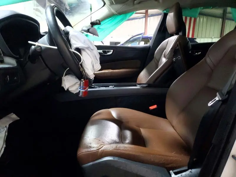 2018 VOLVO XC60 T5  