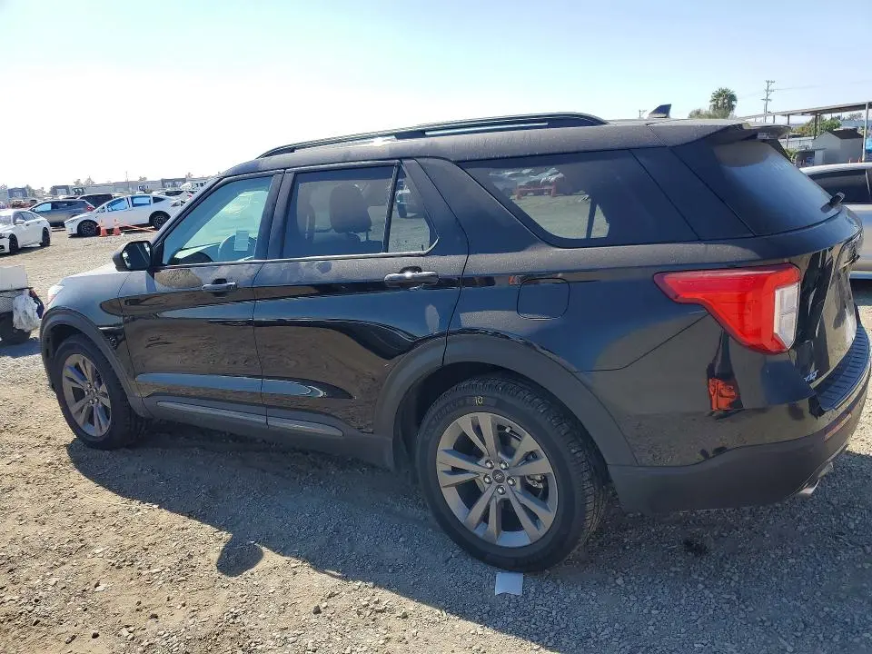 2021 FORD EXPLORER XLT  