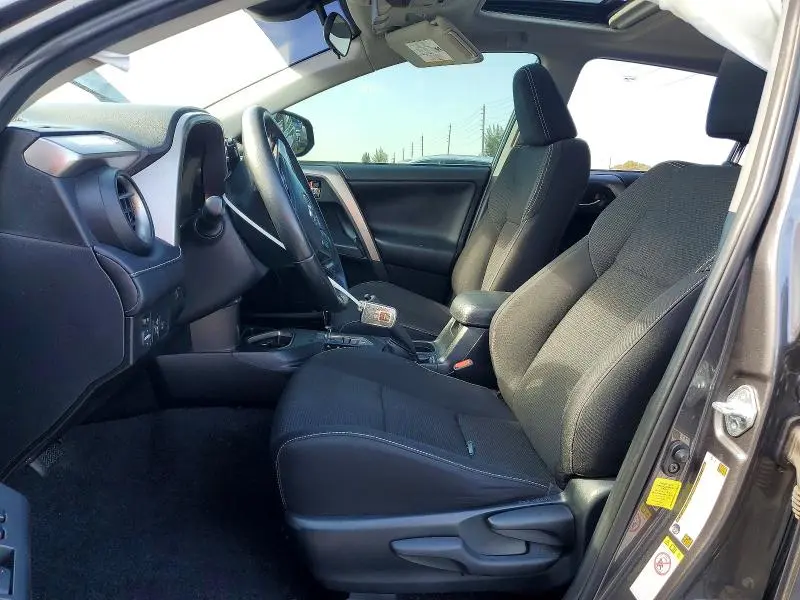 2018 TOYOTA RAV4 XLE  