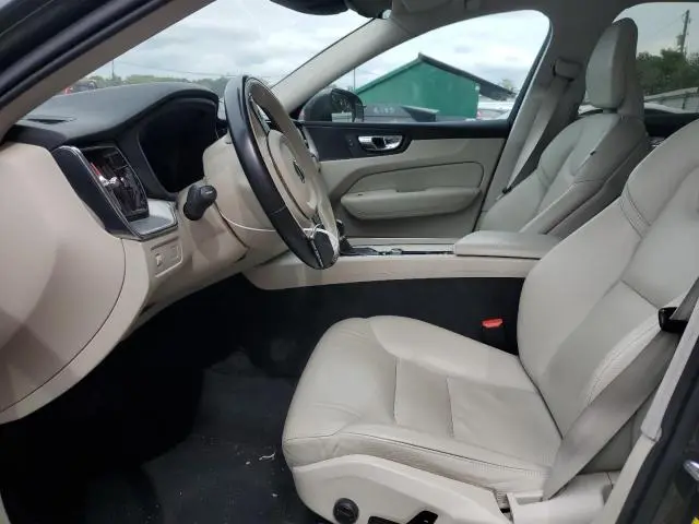2019 VOLVO XC60 T5  