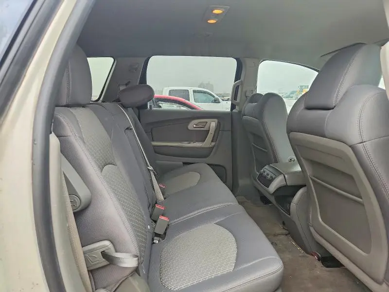 2012 CHEVROLET TRAVERSE LS  