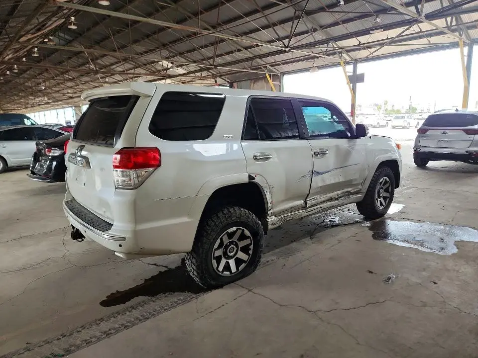 2010 TOYOTA 4RUNNER SR5  